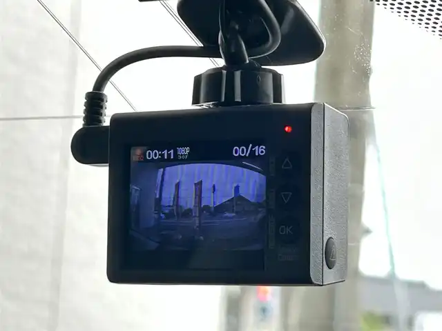トヨタ アクア X－URBAN 茨城県 2016(平28)年 7.5万km ブラックマイカ 純正ナビ/・AM/FM/・CD/DVD/・SD/・TV/・Bluetooth/・USB/ビルトインＥＴＣ/TVキャンセラー/ドライブレコーダー/純正フロアマット/シートヒーター/バックカメラ/レーンキープアシスト/オートハイビーム/LEDヘッドライト/フォグランプ/ステアリングスイッチ/横滑り防止装置/ｎａｎｏｅ/コーナーセンサー/衝突被害軽減システム
