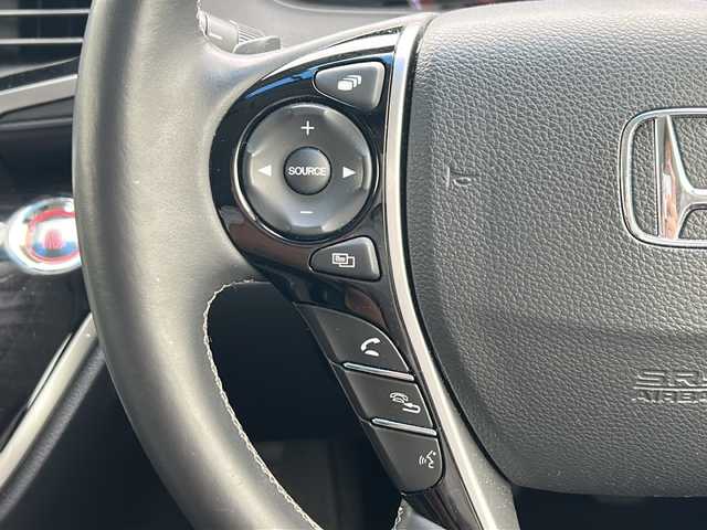 ホンダ オデッセイ アブソルート ホンダセンシング 福岡県 2017(平29)年 5.2万km プレミアムヴィーナスブラックP 純ナビVXM-184VFi(AM/FM/CD/DVD/ワンセグTV/USB/SD/BT)/バックカメラ/社外前方ドライブレコーダー/ビルトインETC/ホンダセンシング/・衝突軽減ブレーキ/・車線逸脱警報/・クルーズコントロール追従あり/両側パワースライドドア/D席パワーシート/オートライト/フォグランプ/電動格納ミラー/ステアリングスイッチ/パドルシフト/プッシュスタート/純正ドアバイザー/後席サンシェード/ISOFIX/W+サイド+カーテンエアバック