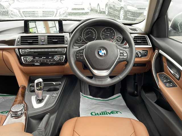 ＢＭＷ ３２０ｄ ラグジュアリー 東京都 2016(平28)年 4.1万km ミネラルホワイト 新車時保証書　/インテリジェントセーフティー/レーンチェンジウォーニング/レーンディパーチャーウォーニング/アダプティブクルーズコントロール/アイドリングストップ/純正HDDナビ/CD/DVD/REC/USB/BT/AUX/バックカメラ　ルームミラー内臓ETC/Fドライブレコーダー/フロントパワーシート【運転席メモリー付】/レザーシート/シートヒーター/LEDヘッドライト/オートライト/スマートキー×２/革巻きハンドル/純正17インチアルミ