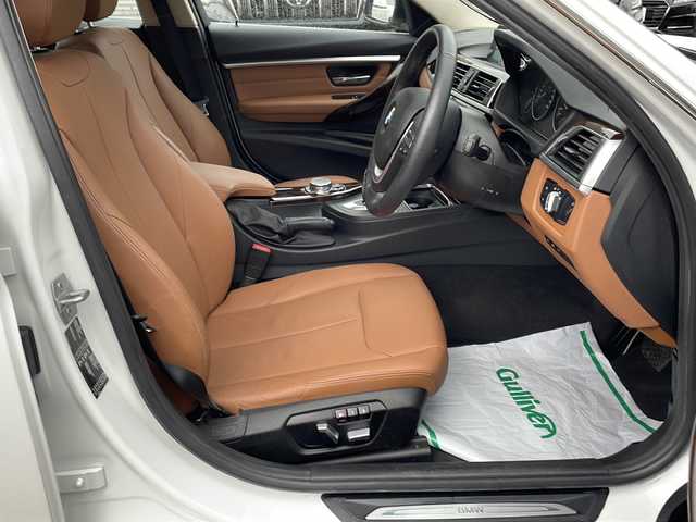 ＢＭＷ ３２０ｄ ラグジュアリー 東京都 2016(平28)年 4.1万km ミネラルホワイト 新車時保証書　/インテリジェントセーフティー/レーンチェンジウォーニング/レーンディパーチャーウォーニング/アダプティブクルーズコントロール/アイドリングストップ/純正HDDナビ/CD/DVD/REC/USB/BT/AUX/バックカメラ　ルームミラー内臓ETC/Fドライブレコーダー/フロントパワーシート【運転席メモリー付】/レザーシート/シートヒーター/LEDヘッドライト/オートライト/スマートキー×２/革巻きハンドル/純正17インチアルミ
