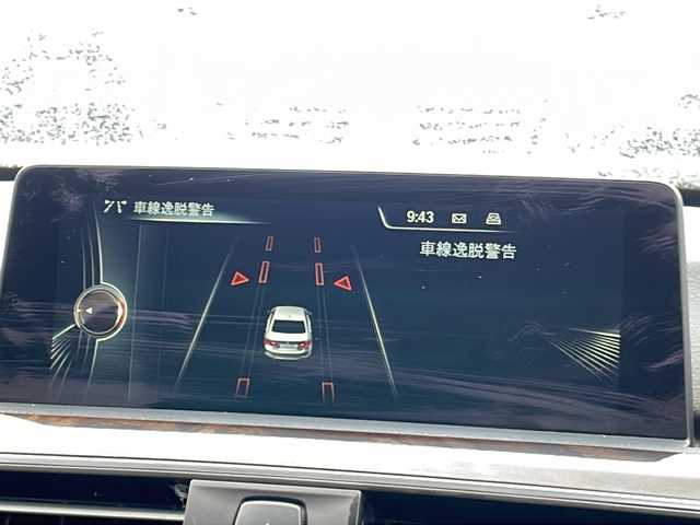 ＢＭＷ ３２０ｄ ラグジュアリー 東京都 2016(平28)年 4.1万km ミネラルホワイト 新車時保証書　/インテリジェントセーフティー/レーンチェンジウォーニング/レーンディパーチャーウォーニング/アダプティブクルーズコントロール/アイドリングストップ/純正HDDナビ/CD/DVD/REC/USB/BT/AUX/バックカメラ　ルームミラー内臓ETC/Fドライブレコーダー/フロントパワーシート【運転席メモリー付】/レザーシート/シートヒーター/LEDヘッドライト/オートライト/スマートキー×２/革巻きハンドル/純正17インチアルミ