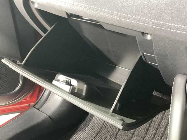 マツダ ＣＸ－３ 20S Lパッケージ 広島県 2018(平30)年 1.9万km ソウルレッドクリスタルM 衝突軽減/コーナーセンサー/純正コネクトナビ/・フルセグ、CD、DVD、USB、AUX、Bluetooth/３６０°ビューモニター/ETC/ドライブレコーダー/電子パーキング/オートホールド/ステアリングヒーター/前席シートヒーター/シートメモリー/パワーシート/パドルシフト/LEDオートライト/フォグランプ/純正フロアマット/純正１８AW/アイドリングストップ/スマートキー/スペアキー/プッシュスタート