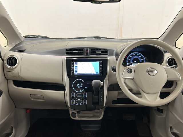 日産 デイズ X 道央・札幌 2018(平30)年 5.7万km ブラック /4WD//純正ナビ/(フルセグ/CD/SD/Bluetooth)//アラウンドビューカメラ//運転席シートヒーター//スマートキー//オートエアコン//ETC//衝突被害軽減ブレーキ//電動格納式ミラー//横滑り防止装置//ステアリングスイッチ//アイドリングストップ//ホイール付きスタッドレス積み込み