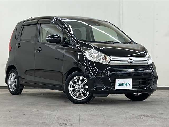 日産 デイズ X 道央・札幌 2018(平30)年 5.7万km ブラック /4WD//純正ナビ/(フルセグ/CD/SD/Bluetooth)//アラウンドビューカメラ//運転席シートヒーター//スマートキー//オートエアコン//ETC//衝突被害軽減ブレーキ//電動格納式ミラー//横滑り防止装置//ステアリングスイッチ//アイドリングストップ//ホイール付きスタッドレス積み込み