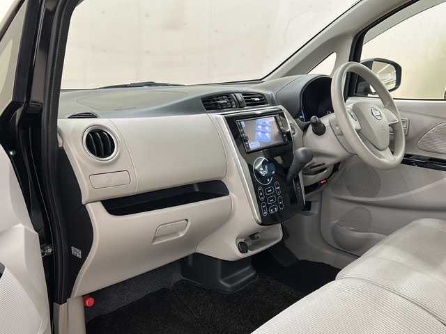 日産 デイズ X 道央・札幌 2018(平30)年 5.7万km ブラック /4WD//純正ナビ/(フルセグ/CD/SD/Bluetooth)//アラウンドビューカメラ//運転席シートヒーター//スマートキー//オートエアコン//ETC//衝突被害軽減ブレーキ//電動格納式ミラー//横滑り防止装置//ステアリングスイッチ//アイドリングストップ//ホイール付きスタッドレス積み込み