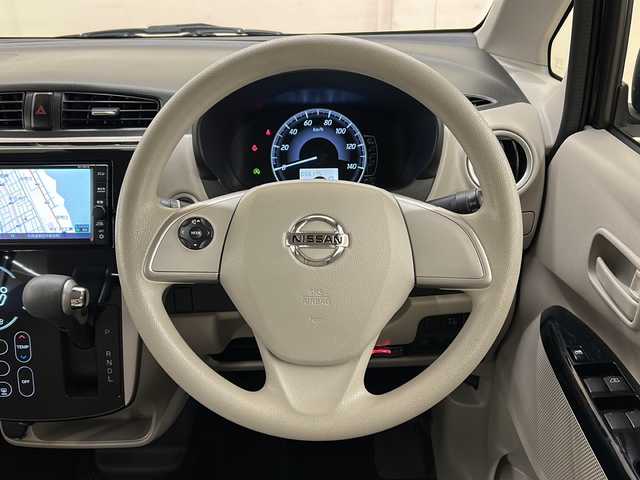 日産 デイズ X 道央・札幌 2018(平30)年 5.7万km ブラック /4WD//純正ナビ/(フルセグ/CD/SD/Bluetooth)//アラウンドビューカメラ//運転席シートヒーター//スマートキー//オートエアコン//ETC//衝突被害軽減ブレーキ//電動格納式ミラー//横滑り防止装置//ステアリングスイッチ//アイドリングストップ//ホイール付きスタッドレス積み込み