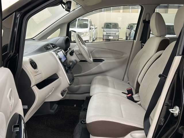 日産 デイズ X 道央・札幌 2018(平30)年 5.7万km ブラック /4WD//純正ナビ/(フルセグ/CD/SD/Bluetooth)//アラウンドビューカメラ//運転席シートヒーター//スマートキー//オートエアコン//ETC//衝突被害軽減ブレーキ//電動格納式ミラー//横滑り防止装置//ステアリングスイッチ//アイドリングストップ//ホイール付きスタッドレス積み込み