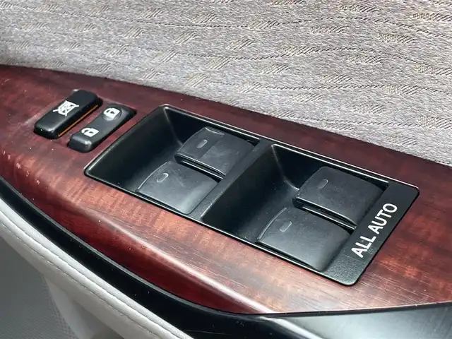 トヨタ クラウン ロイヤル Rサルーン スペシャルED 滋賀県 2009(平21)年 6.8万km ブラック 純正HDDナビ/・Bluetooth/フルセグ/・CD/DVD/バックカメラ/ウッドコンビステアリング/ステアリングリモコン/ETC/前後ドライブレコーダー/クルーズコントロール/オートリトラミラー/HIDオートライト/フォグライト/スマートキー/プッシュスタート