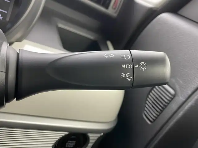 スズキ スペーシア HYBRID X 岡山県 2023(令5)年 0.2万km ピュアホワイトP 社外ナビ/MDV-D309BTW/（CD/DVD/TV/BT)/バックカメラ/両側パワースライドドア/前後ドライブレコーダー/社外LEDヘッドライト/オートライト/シートヒーター/社外フロアマット/社外ドアバイザー/スペアキー