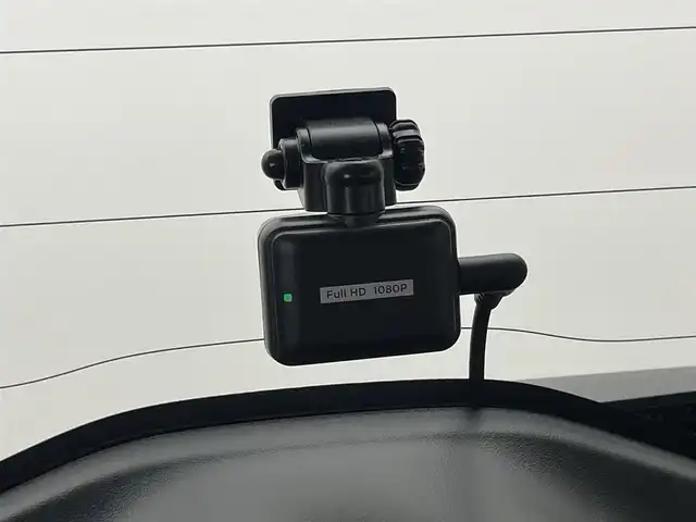 スズキ スペーシア HYBRID X 岡山県 2023(令5)年 0.2万km ピュアホワイトP 社外ナビ/MDV-D309BTW/（CD/DVD/TV/BT)/バックカメラ/両側パワースライドドア/前後ドライブレコーダー/社外LEDヘッドライト/オートライト/シートヒーター/社外フロアマット/社外ドアバイザー/スペアキー