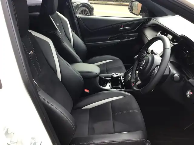 トヨタ ハリアー エレガンス GRスポーツ 福井県 2020(令2)年 1.6万km ホワイトパールクリスタルシャイン GRスポーツ/純正19アルミ/トヨタセーフティセンス/アルパイン9型ナビ/純正ドラレコ/ETC/バックカメラ/ハーフレザー/パワーシート/GR専用革巻ハンドル/GRキャリパー/LEDヘッドライト/LEDフォグライト/クルーズコントロール/オートマチックハイビーム