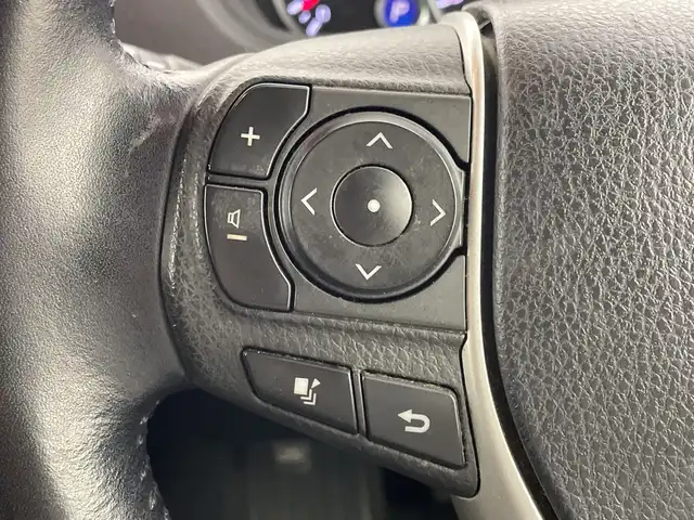 トヨタ ヴォクシー ZS 煌Ⅱ 群馬県 2016(平28)年 6.8万km ホワイトパールクリスタルシャイン １２型後席モニター　アルパイン９型ナビ　フルセグＴＶ　バックカメラ　両側電動スライドドア　衝突被害軽減ブレーキ　レーンアシスト　ＬＥＤライト　オートハイビーム　ビルトインＥＴＣ　スマートキー　禁煙車