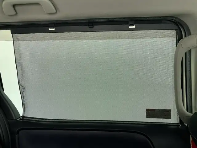 トヨタ ヴォクシー ZS 煌Ⅱ 群馬県 2016(平28)年 6.8万km ホワイトパールクリスタルシャイン １２型後席モニター　アルパイン９型ナビ　フルセグＴＶ　バックカメラ　両側電動スライドドア　衝突被害軽減ブレーキ　レーンアシスト　ＬＥＤライト　オートハイビーム　ビルトインＥＴＣ　スマートキー　禁煙車