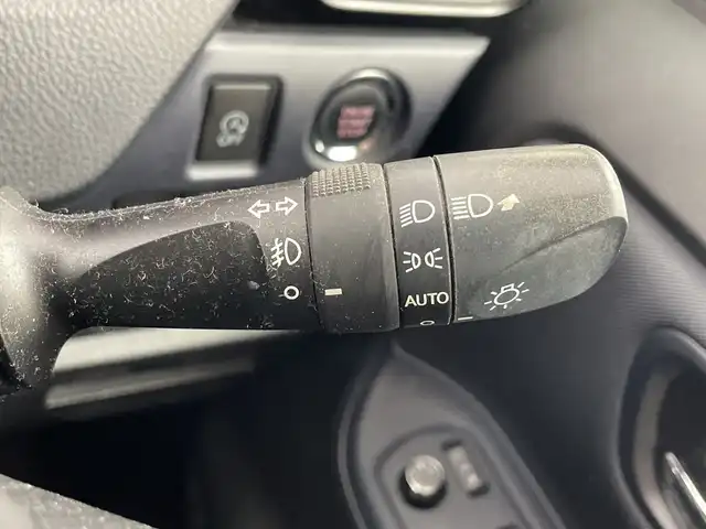 トヨタ ヴォクシー ZS 煌Ⅱ 群馬県 2016(平28)年 6.8万km ホワイトパールクリスタルシャイン １２型後席モニター　アルパイン９型ナビ　フルセグＴＶ　バックカメラ　両側電動スライドドア　衝突被害軽減ブレーキ　レーンアシスト　ＬＥＤライト　オートハイビーム　ビルトインＥＴＣ　スマートキー　禁煙車