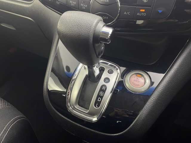 日産 セレナ HWS S HV Vセレ Aセーフ 愛知県 2015(平27)年 6.5万km インペリアルアンバーP 純正ナビ/【Bluetooth/フルセグTV/CD/DVD/USB/AM/FM】/両側パワースライドドア/純正フリップダウンモニター/全方位カメラ/衝突被害軽減ブレーキ/レーンアシスト/横滑り防止装置/クルーズコントロール/サンシェード/格納式テーブル/ETC/スマートキー/プッシュスタート/オートライト/電動格納ミラー/純正16インチアルミホイール