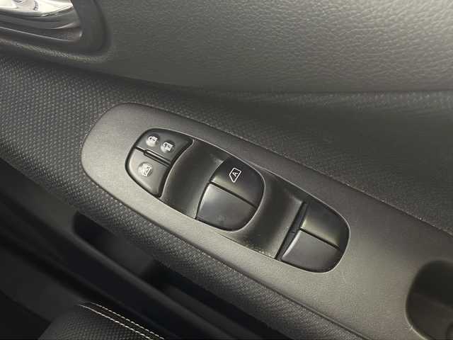 日産 セレナ HWS S HV Vセレ Aセーフ 愛知県 2015(平27)年 6.5万km インペリアルアンバーP 純正ナビ/【Bluetooth/フルセグTV/CD/DVD/USB/AM/FM】/両側パワースライドドア/純正フリップダウンモニター/全方位カメラ/衝突被害軽減ブレーキ/レーンアシスト/横滑り防止装置/クルーズコントロール/サンシェード/格納式テーブル/ETC/スマートキー/プッシュスタート/オートライト/電動格納ミラー/純正16インチアルミホイール