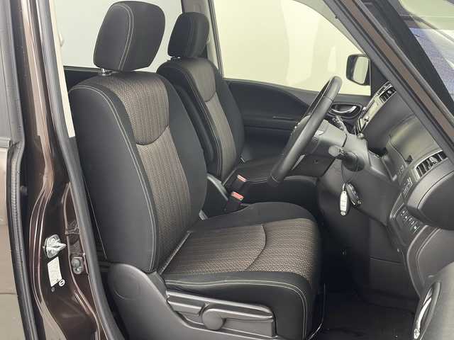 日産 セレナ HWS S HV Vセレ Aセーフ 愛知県 2015(平27)年 6.5万km インペリアルアンバーP 純正ナビ/【Bluetooth/フルセグTV/CD/DVD/USB/AM/FM】/両側パワースライドドア/純正フリップダウンモニター/全方位カメラ/衝突被害軽減ブレーキ/レーンアシスト/横滑り防止装置/クルーズコントロール/サンシェード/格納式テーブル/ETC/スマートキー/プッシュスタート/オートライト/電動格納ミラー/純正16インチアルミホイール