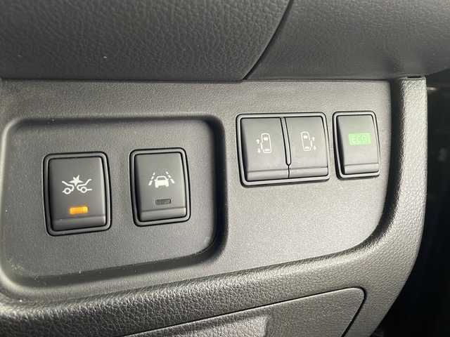 日産 セレナ HWS S HV Vセレ Aセーフ 愛知県 2015(平27)年 6.5万km インペリアルアンバーP 純正ナビ/【Bluetooth/フルセグTV/CD/DVD/USB/AM/FM】/両側パワースライドドア/純正フリップダウンモニター/全方位カメラ/衝突被害軽減ブレーキ/レーンアシスト/横滑り防止装置/クルーズコントロール/サンシェード/格納式テーブル/ETC/スマートキー/プッシュスタート/オートライト/電動格納ミラー/純正16インチアルミホイール