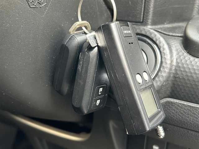 スズキ クロスビー HYBRID MZ 道東・釧路十勝 2021(令3)年 3.3万km ピュアホワイトP 4WD/ワンオーナー/純正ナビ/（CD/DVD/BT/ラジオ）/全方位カメラ/バックカメラ/アクティブクルーズコントロール/ステアリングスイッチ/純正エンジンスターター/スペアキー/スマートキー/プッシュスタート/パーキングアシスト/アイドリングストップ/前後ドライブレコーダー/純正フロアマット/シートヒーター（運＋助）/前後コーナーセンサー/レーンキープアシスト/オートライト/ダウンヒルアシストコントロール/フォグランプ/社外AW付スタッドレスタイヤタイヤ/純正AW付サマータイヤ/取扱説明書/保証書/記録簿