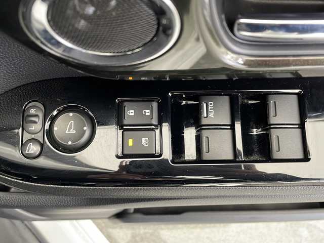ホンダ Ｎ ＢＯＸ カスタム G EX ホンダセンシング 長野県 2019(令1)年 4.6万km プラチナホワイトパール ４WD/純正メモリナビ（型番：VXM-194VFi)/（フルセグTV/CD/DVD/Bluetooth/USB）/TVキャンセラー/バックカメラ/クルーズコントロール（追従あり）/レーンキープアシスト/衝突被害軽減システム/ステアリングスイッチ/電動格納ミラー/ウィンカーミラー/ドアミラーヒーター/フロントフォグランプ/LEDヘッドライト/オートライト/社外ドライブレコーダー前後/純正フロアマット/純正アルミホイール/両側パワースライド/シートヒーター（運転席：助手席）/プッシュスタート/スマートキー