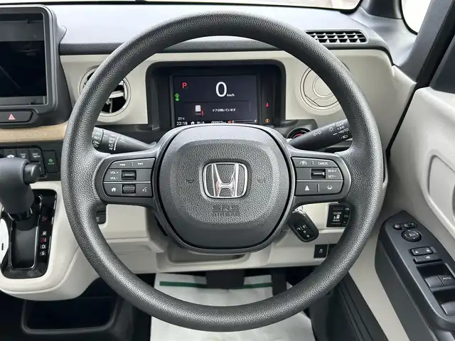 ホンダ Ｎ ＢＯＸ 山形県 2024(令6)年 0.1万km未満 プラチナホワイトパール 4WD/アダプティブクルーズコントロール/アイドリングストップ/レーンキープアシスト/先行車発進お知らせ/標識認識機能/車線逸脱警報/衝突被害軽減ブレーキ/盗難防止装置/LEDオートライト/両側パワースライドドア/前席シートヒーター/コーナーセンサー/プッシュスタート/電動パーキングブレーキ/ウィンカーミラー