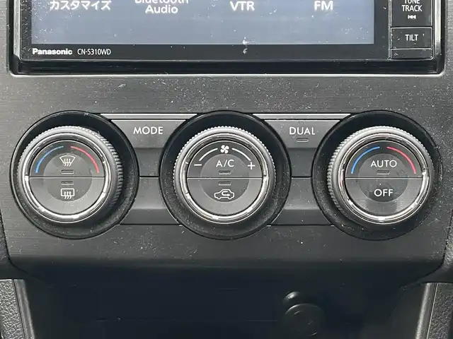 スバル インプレッサ ＸＶ 2．0i－L アイサイト 滋賀県 2013(平25)年 8.9万km デザートカーキ アイサイト/純正ナビ/・AM/FM/・CD/DVD/・Bluetooth/・フルセグTV/４WD/ETC/ステアリングリモコン/革巻きステアリング/パドルシフト/クルーズコントロール/パワーシート/HID/フォグ/リアフォグ/スマートキー