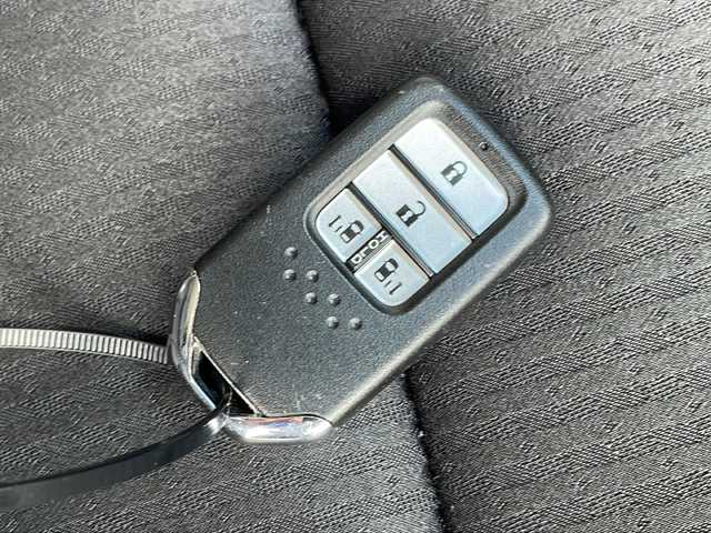 ホンダ オデッセイ アブソルート 長野県 2020(令2)年 6.3万km プレミアムスパークルブラックパール 純正メーカーナビフルセグTV/バックカメラ/ETC2.0/ドライブレコーダー/純正エンジンスターター/両側パワースライドドア/ハーフレザーシート/純正１７インチアルミ/前後コーナーセンサー/LEDヘッドライト/保証書/取説