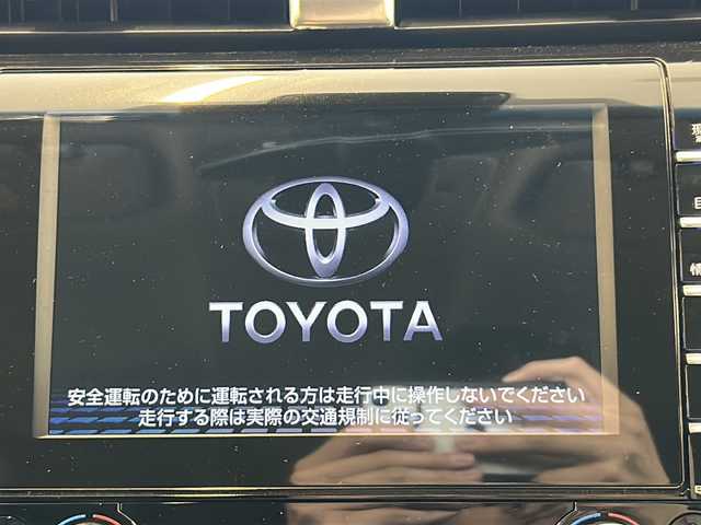 トヨタ カムリ WSレザーパッケージ 岐阜県 2019(令1)年 1.7万km アティチュードブラックマイカ プリクラッシュセーフティ/車線逸脱警報/ブラインドスポットモニター/オートマチックハイビーム/LEDヘッドライト/純正ナビ/フルセグTV/DVD/バックカメラ/クリアランスソナー/黒革シート/前席シートヒーター/レーダークルーズコントロール/純正18インチアルミホイール/ヘッドアップディスプレイ/パドルシフト/前後ドライブレコーダー/ビルトインETC2.0/パドルシフト/サイドシルスポイラー/トランクスポイラー