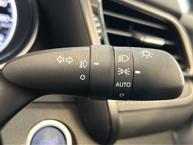 トヨタ カムリ WSレザーパッケージ 岐阜県 2019(令1)年 1.7万km アティチュードブラックマイカ プリクラッシュセーフティ/車線逸脱警報/ブラインドスポットモニター/オートマチックハイビーム/LEDヘッドライト/純正ナビ/フルセグTV/DVD/バックカメラ/クリアランスソナー/黒革シート/前席シートヒーター/レーダークルーズコントロール/純正18インチアルミホイール/ヘッドアップディスプレイ/パドルシフト/前後ドライブレコーダー/ビルトインETC2.0/パドルシフト/サイドシルスポイラー/トランクスポイラー