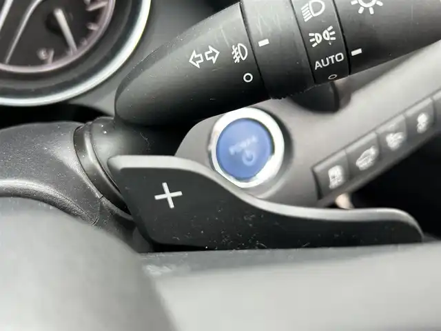 トヨタ カムリ WSレザーパッケージ 岐阜県 2019(令1)年 1.7万km アティチュードブラックマイカ プリクラッシュセーフティ/車線逸脱警報/ブラインドスポットモニター/オートマチックハイビーム/LEDヘッドライト/純正ナビ/フルセグTV/DVD/バックカメラ/クリアランスソナー/黒革シート/前席シートヒーター/レーダークルーズコントロール/純正18インチアルミホイール/ヘッドアップディスプレイ/パドルシフト/前後ドライブレコーダー/ビルトインETC2.0/パドルシフト/サイドシルスポイラー/トランクスポイラー