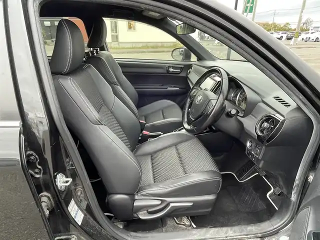 トヨタ カローラ フィールダー 1．5G ダブルバイビー 道央・札幌 2015(平27)年 9.6万km ブラックマイカ ４WD/寒冷地仕様/社外メモリーナビ/CD/DVD/BT/フルセグ/社外後席モニター/衝突被害軽減ブレーキ/横滑り防止装置/レーンキープアシスト/バックカメラ/ビルトインETC/ワイパーデアイサー/ハーフレザーシート/革巻きステアリング/ステアリングリモコン/プッシュスタート/スマートキー/LEDヘッドライト/オートライト/オートハイビーム/フォグランプ/電動格納ミラー/ウィンカーミラー/純正フロアマット/ドアバイザー/純正エンジンスターター/社外AW付冬タイヤ積込/175/65/R15/2021年/山6mm