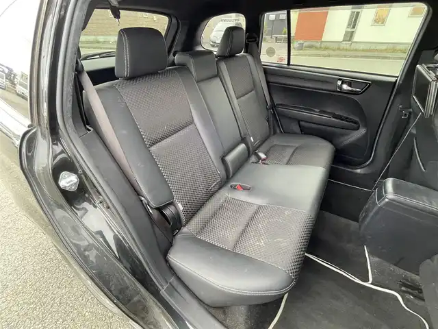 トヨタ カローラ フィールダー 1．5G ダブルバイビー 道央・札幌 2015(平27)年 9.6万km ブラックマイカ ４WD/寒冷地仕様/社外メモリーナビ/CD/DVD/BT/フルセグ/社外後席モニター/衝突被害軽減ブレーキ/横滑り防止装置/レーンキープアシスト/バックカメラ/ビルトインETC/ワイパーデアイサー/ハーフレザーシート/革巻きステアリング/ステアリングリモコン/プッシュスタート/スマートキー/LEDヘッドライト/オートライト/オートハイビーム/フォグランプ/電動格納ミラー/ウィンカーミラー/純正フロアマット/ドアバイザー/純正エンジンスターター/社外AW付冬タイヤ積込/175/65/R15/2021年/山6mm