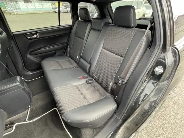 トヨタ カローラ フィールダー 1．5G ダブルバイビー 道央・札幌 2015(平27)年 9.6万km ブラックマイカ ４WD/寒冷地仕様/社外メモリーナビ/CD/DVD/BT/フルセグ/社外後席モニター/衝突被害軽減ブレーキ/横滑り防止装置/レーンキープアシスト/バックカメラ/ビルトインETC/ワイパーデアイサー/ハーフレザーシート/革巻きステアリング/ステアリングリモコン/プッシュスタート/スマートキー/LEDヘッドライト/オートライト/オートハイビーム/フォグランプ/電動格納ミラー/ウィンカーミラー/純正フロアマット/ドアバイザー/純正エンジンスターター/社外AW付冬タイヤ積込/175/65/R15/2021年/山6mm