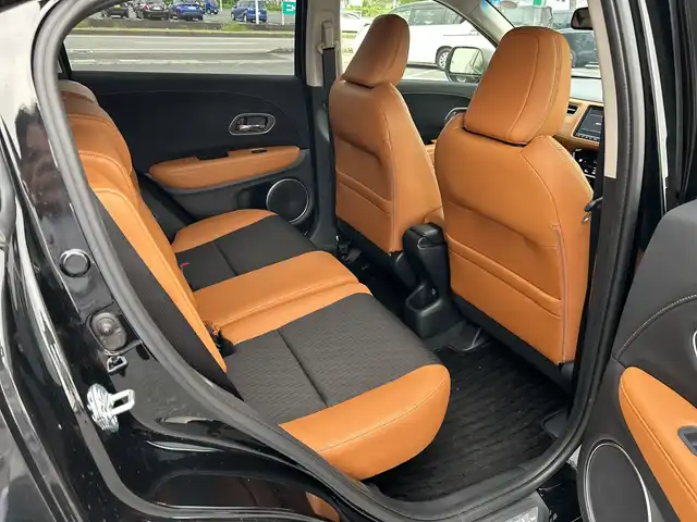 ホンダ ヴェゼル ハイブリッド Z ホンダセンシング 千葉県 2020(令2)年 0.8万km クリスタルブラックパール ＶＸＭ－２０５ＶＦＥｉナビ　Ｂカメ　ＥＴＣ　Ｂｔ　フルセグＴＶ　ドラレコ　ハーフレザーシート　シートヒーター　クルコン　パドルシフト　パワーシート　レーンアシストＬＥＤ　オートライト１７インチＡＷ