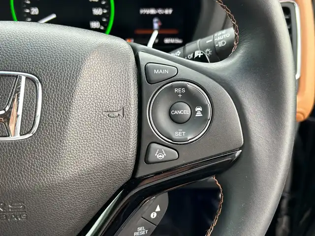 ホンダ ヴェゼル ハイブリッド Z ホンダセンシング 千葉県 2020(令2)年 0.8万km クリスタルブラックパール ＶＸＭ－２０５ＶＦＥｉナビ　Ｂカメ　ＥＴＣ　Ｂｔ　フルセグＴＶ　ドラレコ　ハーフレザーシート　シートヒーター　クルコン　パドルシフト　パワーシート　レーンアシストＬＥＤ　オートライト１７インチＡＷ