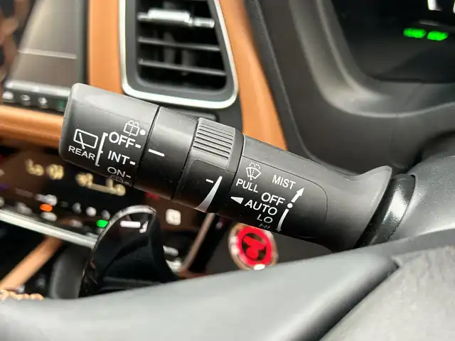 ホンダ ヴェゼル ハイブリッド Z ホンダセンシング 千葉県 2020(令2)年 0.8万km クリスタルブラックパール ＶＸＭ－２０５ＶＦＥｉナビ　Ｂカメ　ＥＴＣ　Ｂｔ　フルセグＴＶ　ドラレコ　ハーフレザーシート　シートヒーター　クルコン　パドルシフト　パワーシート　レーンアシストＬＥＤ　オートライト１７インチＡＷ