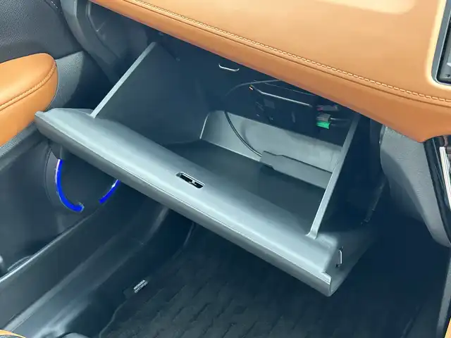 ホンダ ヴェゼル ハイブリッド Z ホンダセンシング 千葉県 2020(令2)年 0.8万km クリスタルブラックパール ＶＸＭ－２０５ＶＦＥｉナビ　Ｂカメ　ＥＴＣ　Ｂｔ　フルセグＴＶ　ドラレコ　ハーフレザーシート　シートヒーター　クルコン　パドルシフト　パワーシート　レーンアシストＬＥＤ　オートライト１７インチＡＷ