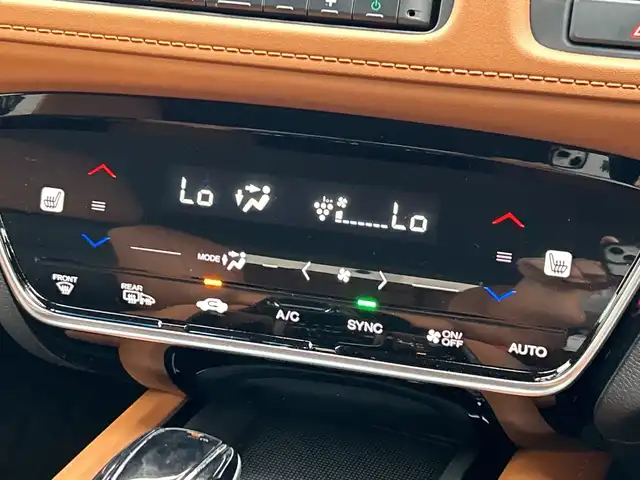 ホンダ ヴェゼル ハイブリッド Z ホンダセンシング 千葉県 2020(令2)年 0.8万km クリスタルブラックパール ＶＸＭ－２０５ＶＦＥｉナビ　Ｂカメ　ＥＴＣ　Ｂｔ　フルセグＴＶ　ドラレコ　ハーフレザーシート　シートヒーター　クルコン　パドルシフト　パワーシート　レーンアシストＬＥＤ　オートライト１７インチＡＷ