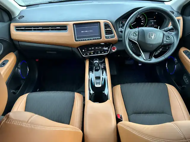 ホンダ ヴェゼル ハイブリッド Z ホンダセンシング 千葉県 2020(令2)年 0.8万km クリスタルブラックパール ＶＸＭ－２０５ＶＦＥｉナビ　Ｂカメ　ＥＴＣ　Ｂｔ　フルセグＴＶ　ドラレコ　ハーフレザーシート　シートヒーター　クルコン　パドルシフト　パワーシート　レーンアシストＬＥＤ　オートライト１７インチＡＷ
