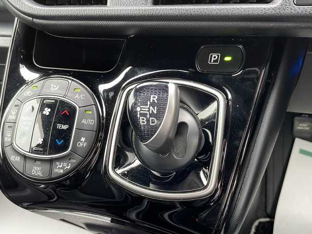 トヨタ ノア ハイブリッド Si ダブルバイビーⅡ 山形県 2020(令2)年 4.5万km ブラッキッシュアゲハガラスフレーク 禁煙車/Toyota Safety Sense C/・プリクラッシュセーフティ/・レーンディパーチャーアラート/・オートマチックハイビーム/・先行車発進告知（発進遅れ告知機能）/クルーズコントロール/アルパイン9インチナビ/CD.DVD.BT.USB.HDMI.SD/フルセグ/バックカメラ/アルパインフリップダウンモニター/両側パワースライドドア/ハーフレザーシート/シートヒーター/ドライブレコーダー/LEDヘッドライト/シートバックテーブル/ロールアップサンシェード/プッシュスタート/スマートキー