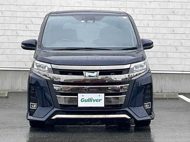 トヨタ ノア ハイブリッド Si ダブルバイビーⅡ 山形県 2020(令2)年 4.5万km ブラッキッシュアゲハガラスフレーク 禁煙車/Toyota Safety Sense C/・プリクラッシュセーフティ/・レーンディパーチャーアラート/・オートマチックハイビーム/・先行車発進告知（発進遅れ告知機能）/クルーズコントロール/アルパイン9インチナビ/CD.DVD.BT.USB.HDMI.SD/フルセグ/バックカメラ/アルパインフリップダウンモニター/両側パワースライドドア/ハーフレザーシート/シートヒーター/ドライブレコーダー/LEDヘッドライト/シートバックテーブル/ロールアップサンシェード/プッシュスタート/スマートキー