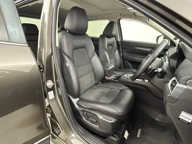 マツダ ＣＸ－５ XD ブラックトーンエディション 岡山県 2021(令3)年 5.5万km チタニウムフラッシュマイカ ドライビングポジションサポートパッケージ/　・運転席10wayパワーシート＆シートメモリー/　・運転席、助手席シートヒーター/　・ステアリングヒーター/360°ビュー・モニター/サンルーフ /BOSEサウンド/純正ナビ/地デジ/Bluetooth/USB/純正フロアマット/パワーバックドア/レーダークルーズコントロール/衝突軽減ブレーキ/ハーフレザーシート /LEDヘッドライト/ヘッドアップディスプレイ/ブラインドスポットモニター/プッシュスタート /スマートキー /4WD