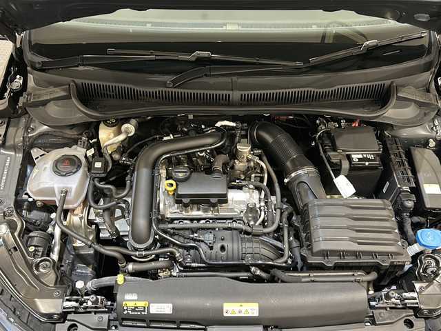 フォルクスワーゲン ＶＷ ポロ TSI スタイル 新潟県 2023(令5)年 0.7万km ディープブラックパールエフェクト アダプティブクルーズコントロール/プリクラッシュブレーキシステム/駐車支援システム/パークディスタンスコントロール/エレクトロニック・スタビリティ・コントロール/パドルシフト/レーンキープアシストシステム/ブレーキアシスト/ドライバー疲労検知システム/バックカメラ/LEDマトリックスヘッドライト/レインセンサー/ETC2.0/USBポート（Type-C）/アイドリングストップ/プッシュスタート/Bluetooth/AM/FM