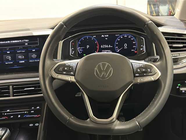 フォルクスワーゲン ＶＷ ポロ TSI スタイル 新潟県 2023(令5)年 0.7万km ディープブラックパールエフェクト アダプティブクルーズコントロール/プリクラッシュブレーキシステム/駐車支援システム/パークディスタンスコントロール/エレクトロニック・スタビリティ・コントロール/パドルシフト/レーンキープアシストシステム/ブレーキアシスト/ドライバー疲労検知システム/バックカメラ/LEDマトリックスヘッドライト/レインセンサー/ETC2.0/USBポート（Type-C）/アイドリングストップ/プッシュスタート/Bluetooth/AM/FM