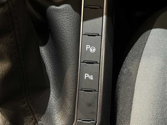 フォルクスワーゲン ＶＷ ポロ TSI スタイル 新潟県 2023(令5)年 0.7万km ディープブラックパールエフェクト アダプティブクルーズコントロール/プリクラッシュブレーキシステム/駐車支援システム/パークディスタンスコントロール/エレクトロニック・スタビリティ・コントロール/パドルシフト/レーンキープアシストシステム/ブレーキアシスト/ドライバー疲労検知システム/バックカメラ/LEDマトリックスヘッドライト/レインセンサー/ETC2.0/USBポート（Type-C）/アイドリングストップ/プッシュスタート/Bluetooth/AM/FM