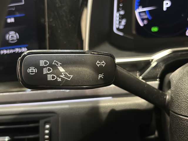 フォルクスワーゲン ＶＷ ポロ TSI スタイル 新潟県 2023(令5)年 0.7万km ディープブラックパールエフェクト アダプティブクルーズコントロール/プリクラッシュブレーキシステム/駐車支援システム/パークディスタンスコントロール/エレクトロニック・スタビリティ・コントロール/パドルシフト/レーンキープアシストシステム/ブレーキアシスト/ドライバー疲労検知システム/バックカメラ/LEDマトリックスヘッドライト/レインセンサー/ETC2.0/USBポート（Type-C）/アイドリングストップ/プッシュスタート/Bluetooth/AM/FM