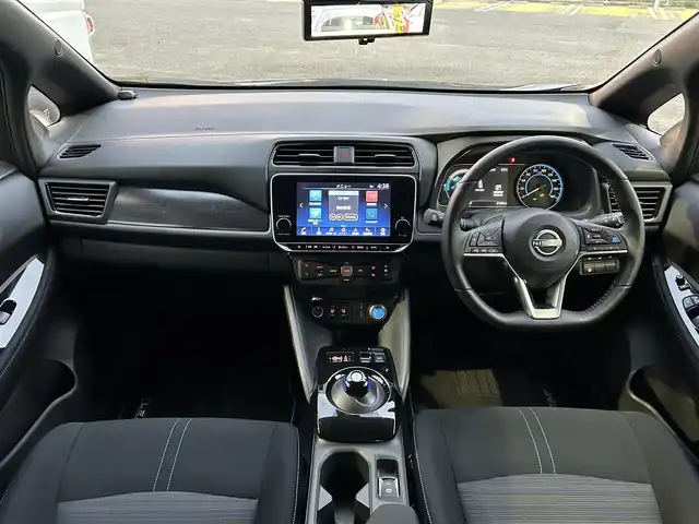 日産 リーフ X Vセレクション 宮城県 2024(令6)年 0.6万km 黒 純正ディーラーナビ/プロパイロット/ＡＭ／ＦＭ／ＵＳＢ／Ｂｌｕｅｔｏｏｔｈ/フルセグＴＶ/デジタルインナーミラー/アラウンドビューモニター/プリクラッシュセーフティ/ブラインドスポットモニター/レーダークルーズコントロール/オートハイビーム/ＥＴＣ２．０/ハンドルヒーター/前席シートヒーター/社外ドラレコ前後/純正フロアマット/スペアキー×１/充電器なし/カラーコード　GAT