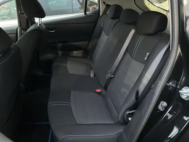 日産 リーフ X Vセレクション 宮城県 2024(令6)年 0.6万km 黒 純正ディーラーナビ/プロパイロット/ＡＭ／ＦＭ／ＵＳＢ／Ｂｌｕｅｔｏｏｔｈ/フルセグＴＶ/デジタルインナーミラー/アラウンドビューモニター/プリクラッシュセーフティ/ブラインドスポットモニター/レーダークルーズコントロール/オートハイビーム/ＥＴＣ２．０/ハンドルヒーター/前席シートヒーター/社外ドラレコ前後/純正フロアマット/スペアキー×１/充電器なし/カラーコード　GAT