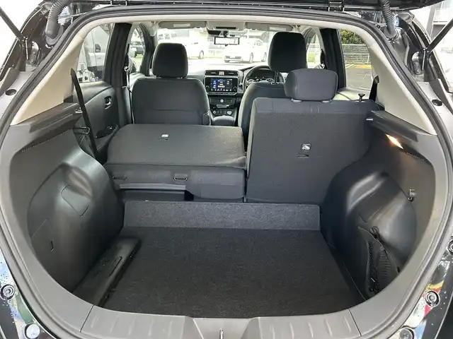日産 リーフ X Vセレクション 宮城県 2024(令6)年 0.6万km 黒 純正ディーラーナビ/プロパイロット/ＡＭ／ＦＭ／ＵＳＢ／Ｂｌｕｅｔｏｏｔｈ/フルセグＴＶ/デジタルインナーミラー/アラウンドビューモニター/プリクラッシュセーフティ/ブラインドスポットモニター/レーダークルーズコントロール/オートハイビーム/ＥＴＣ２．０/ハンドルヒーター/前席シートヒーター/社外ドラレコ前後/純正フロアマット/スペアキー×１/充電器なし/カラーコード　GAT