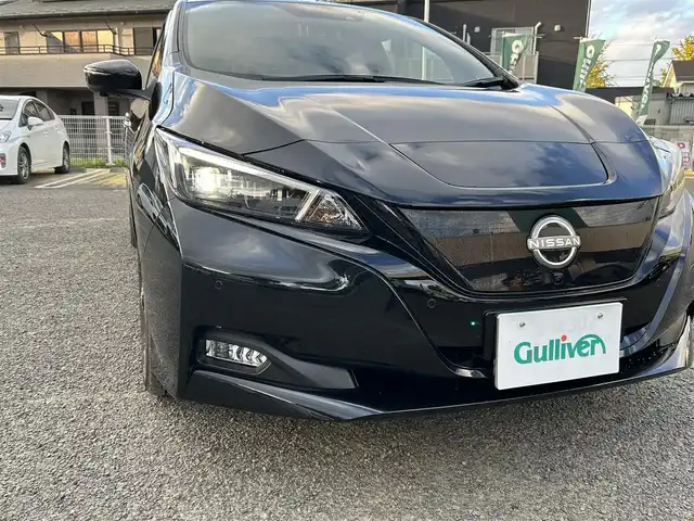 日産 リーフ X Vセレクション 宮城県 2024(令6)年 0.6万km 黒 純正ディーラーナビ/プロパイロット/ＡＭ／ＦＭ／ＵＳＢ／Ｂｌｕｅｔｏｏｔｈ/フルセグＴＶ/デジタルインナーミラー/アラウンドビューモニター/プリクラッシュセーフティ/ブラインドスポットモニター/レーダークルーズコントロール/オートハイビーム/ＥＴＣ２．０/ハンドルヒーター/前席シートヒーター/社外ドラレコ前後/純正フロアマット/スペアキー×１/充電器なし/カラーコード　GAT